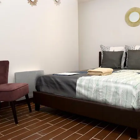 Apartment L'hermes Centre Historique Frejus